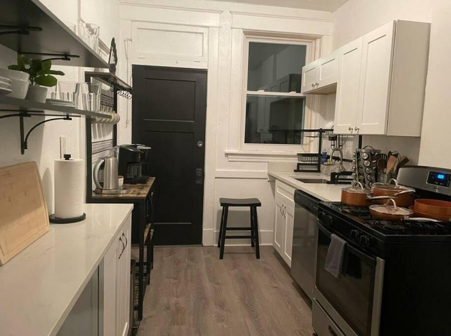 Lovely 2Br W Office Space - King Bed & Alexa Apartment Pittsburgh Exterior photo
