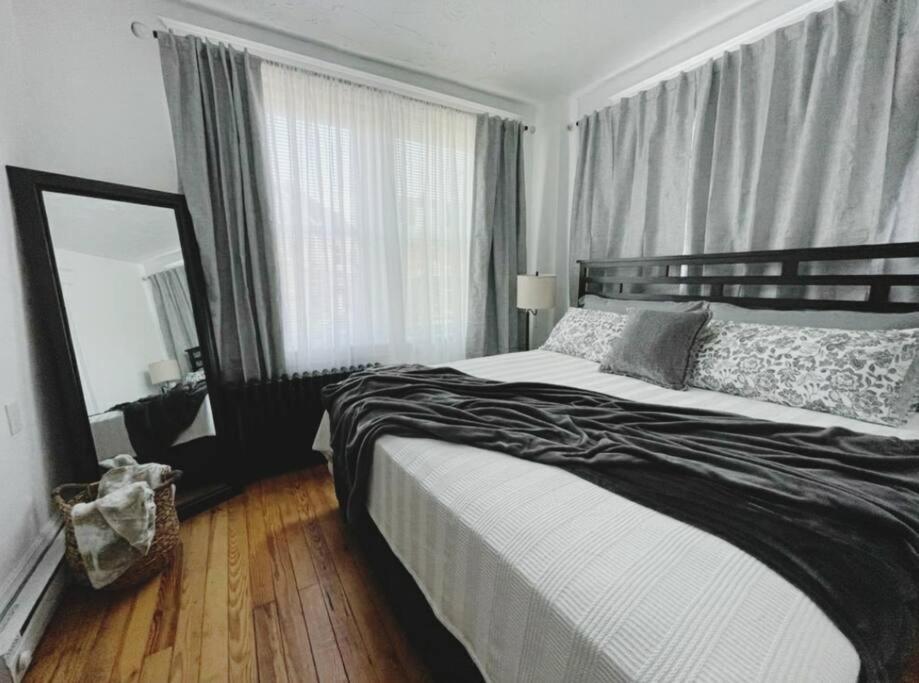 Lovely 2Br W Office Space - King Bed & Alexa Apartment Pittsburgh Exterior photo
